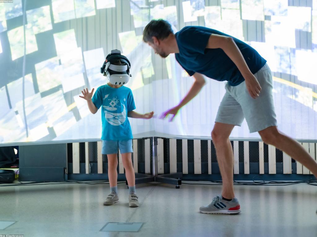 ការប្រើប្រាស់បច្ចេកវិទ្យានៅសង្គមសម័យទំនើប