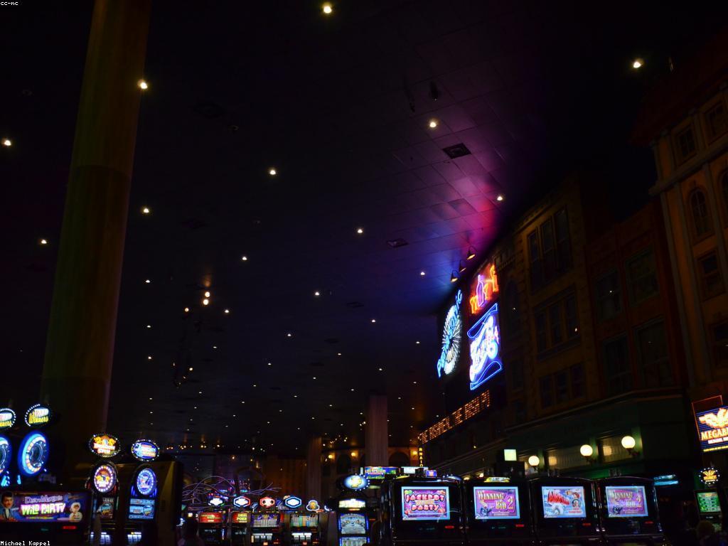 យុទ្ធសាស្ត្រលេងល្បែងកាស៊ីណូស្លូត